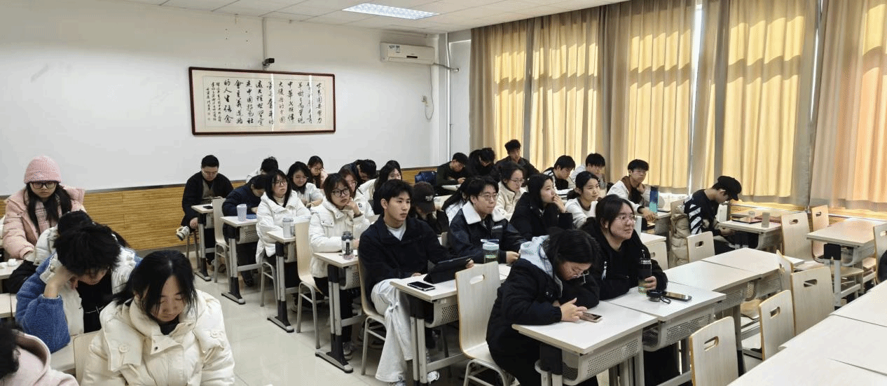 國(guó)際商學(xué)院數(shù)量金融創(chuàng)新實(shí)驗(yàn)班“精英課堂”第十二期講座在國(guó)際教育學(xué)院成功舉辦